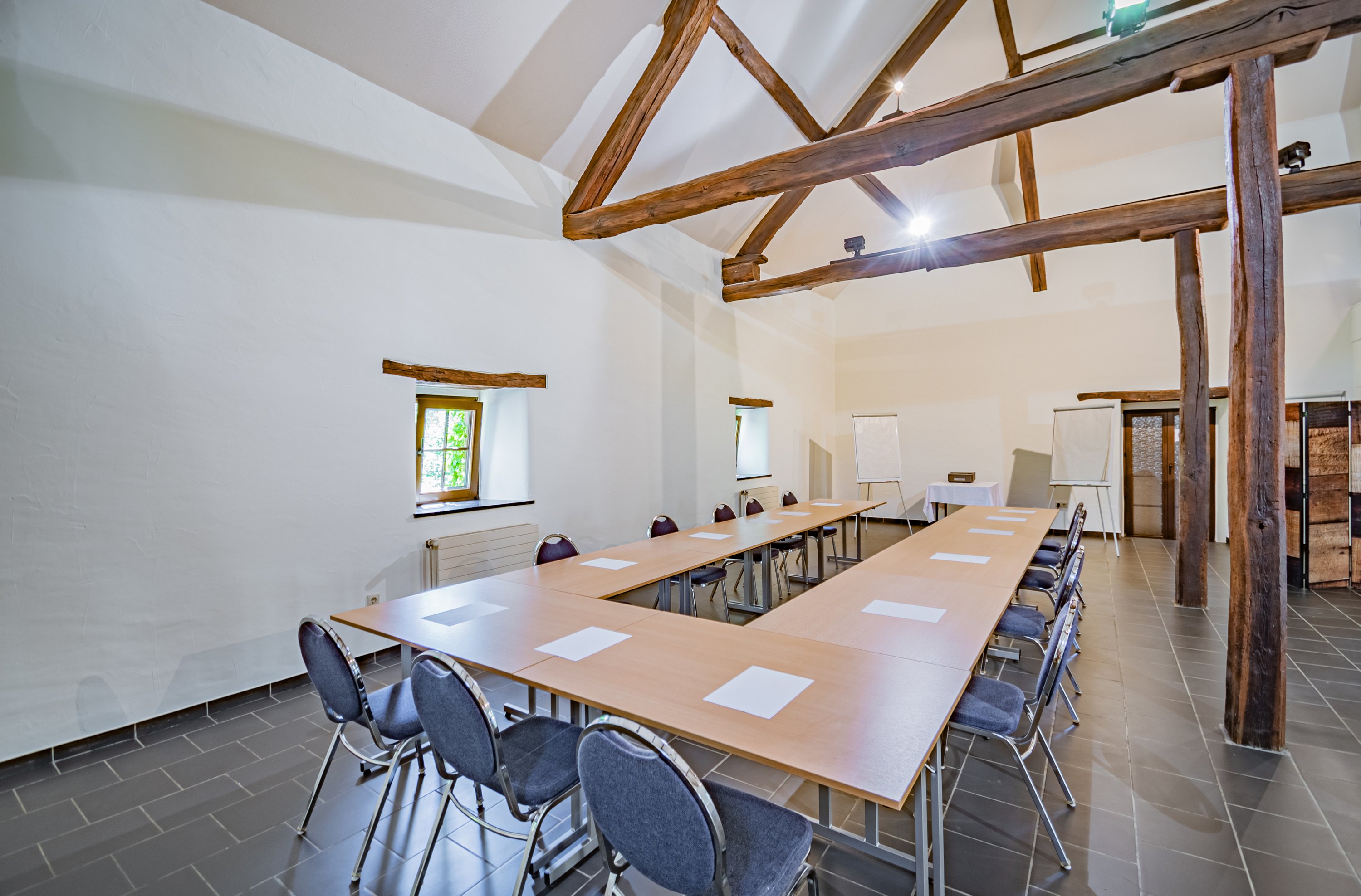 aux-tanneries-de-wiltz-seminar-room.jpg