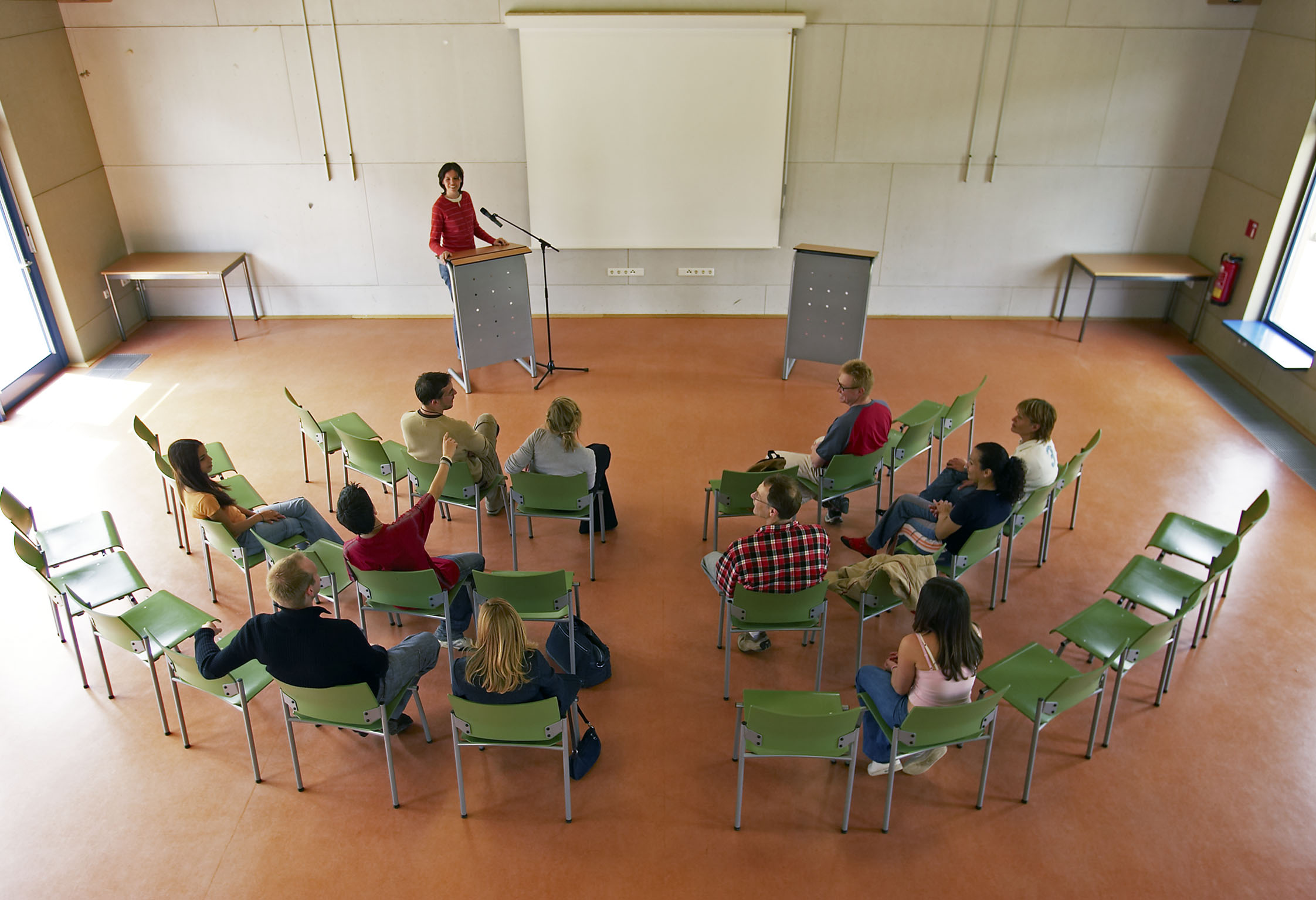 youth-hostel-lultzhausen-meeting-room-2.jpg